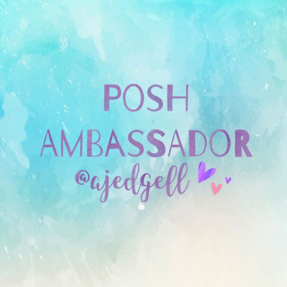 Hi! My name is Allie! I am a Posh Ambassador💕